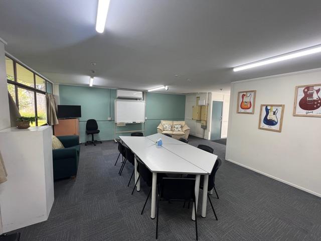 Kowhai-Room-West-Shot